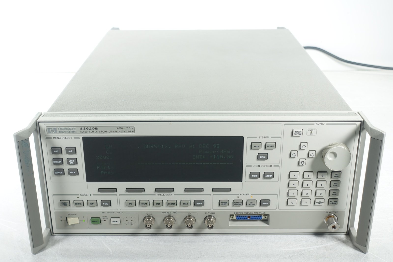 Keysight 83620B Synthesized Swept-Signal Generator / 10 MHz to 20 GHz