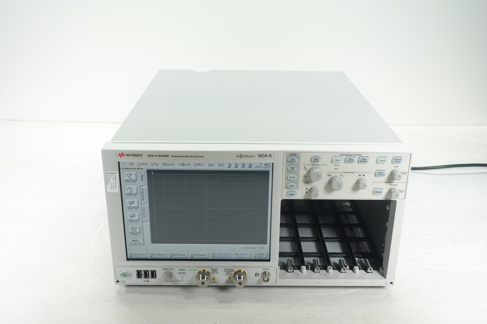 Keysight 86100D Infiniium DCA-X Wide-Bandwidth Oscilloscope Mainframe